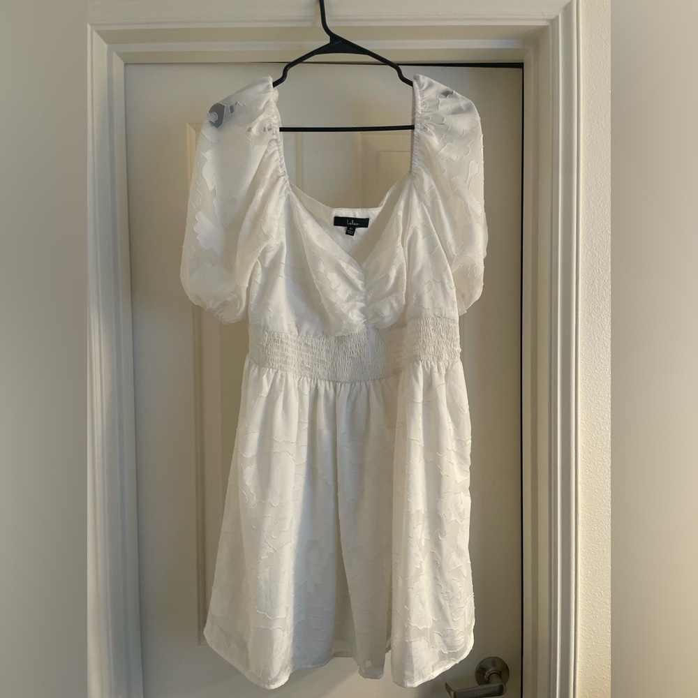 Lulu’s white mini dress in XL